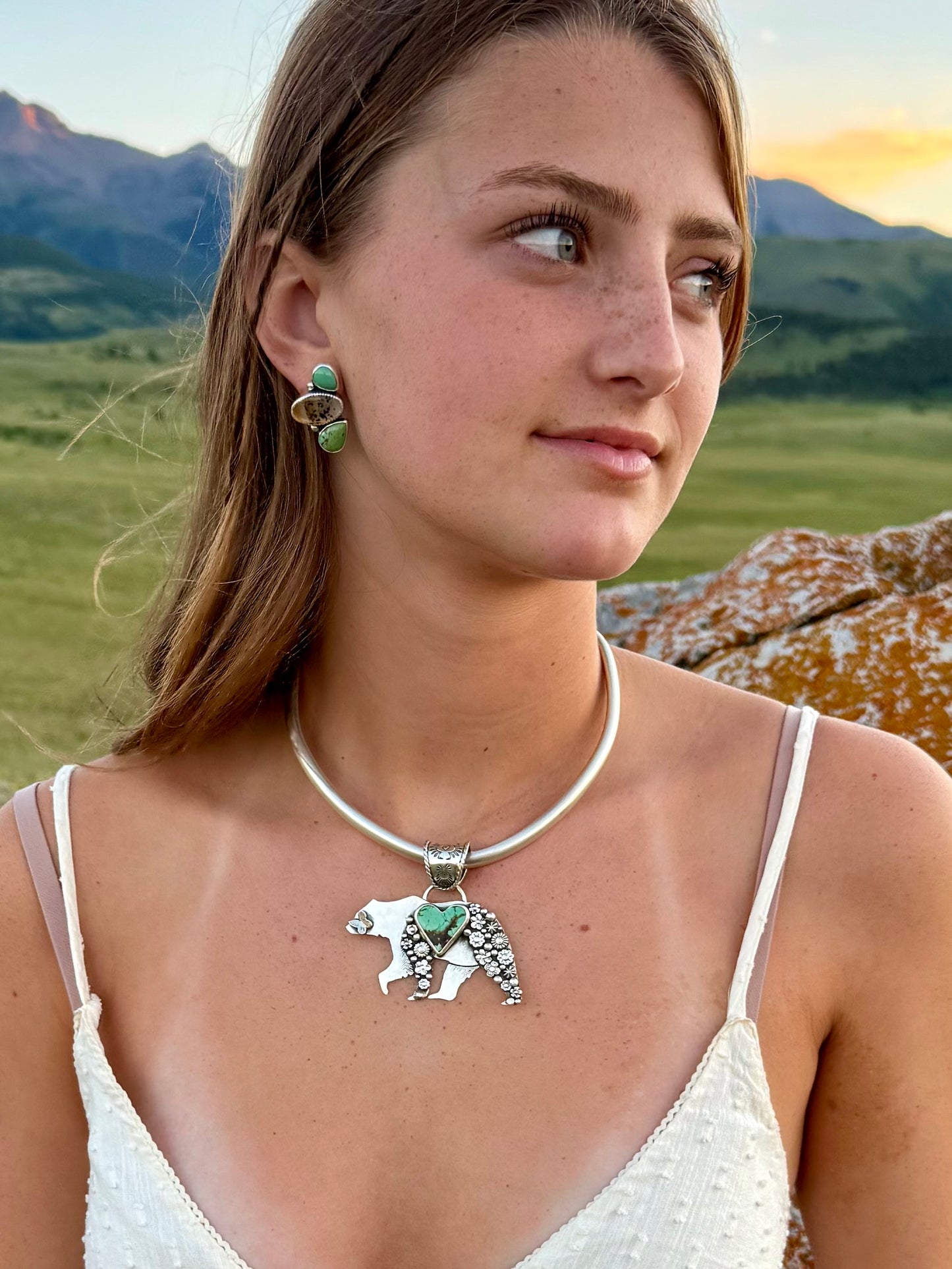 Hubei Turquoise Grizzly Bear Pendant | Montana Collection