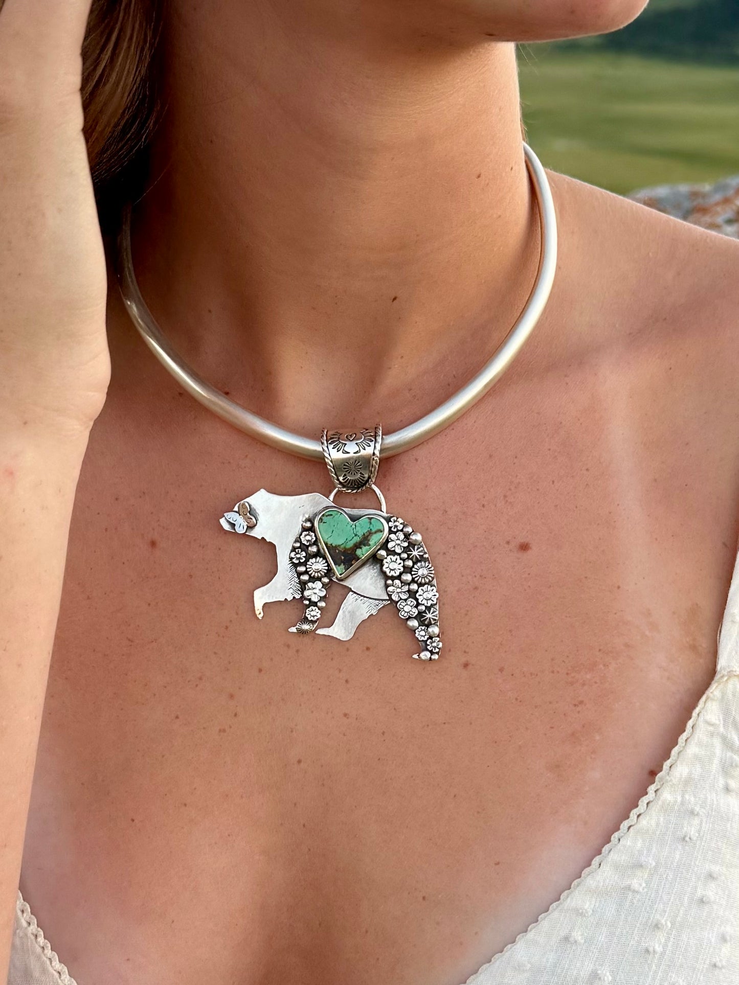 Hubei Turquoise Grizzly Bear Pendant | Montana Collection