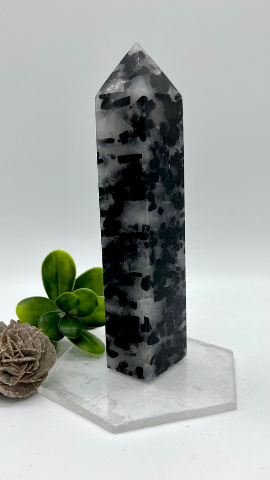 Black tourmaline in Quartz Tower