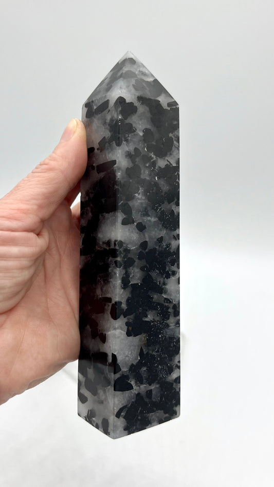 Black tourmaline in Quartz Tower
