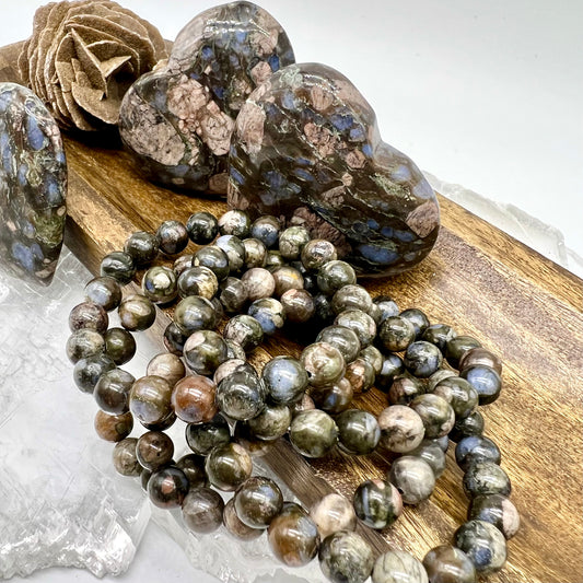 Que Sera Bracelet - Grounding, Confidence, Transformation, Intuition