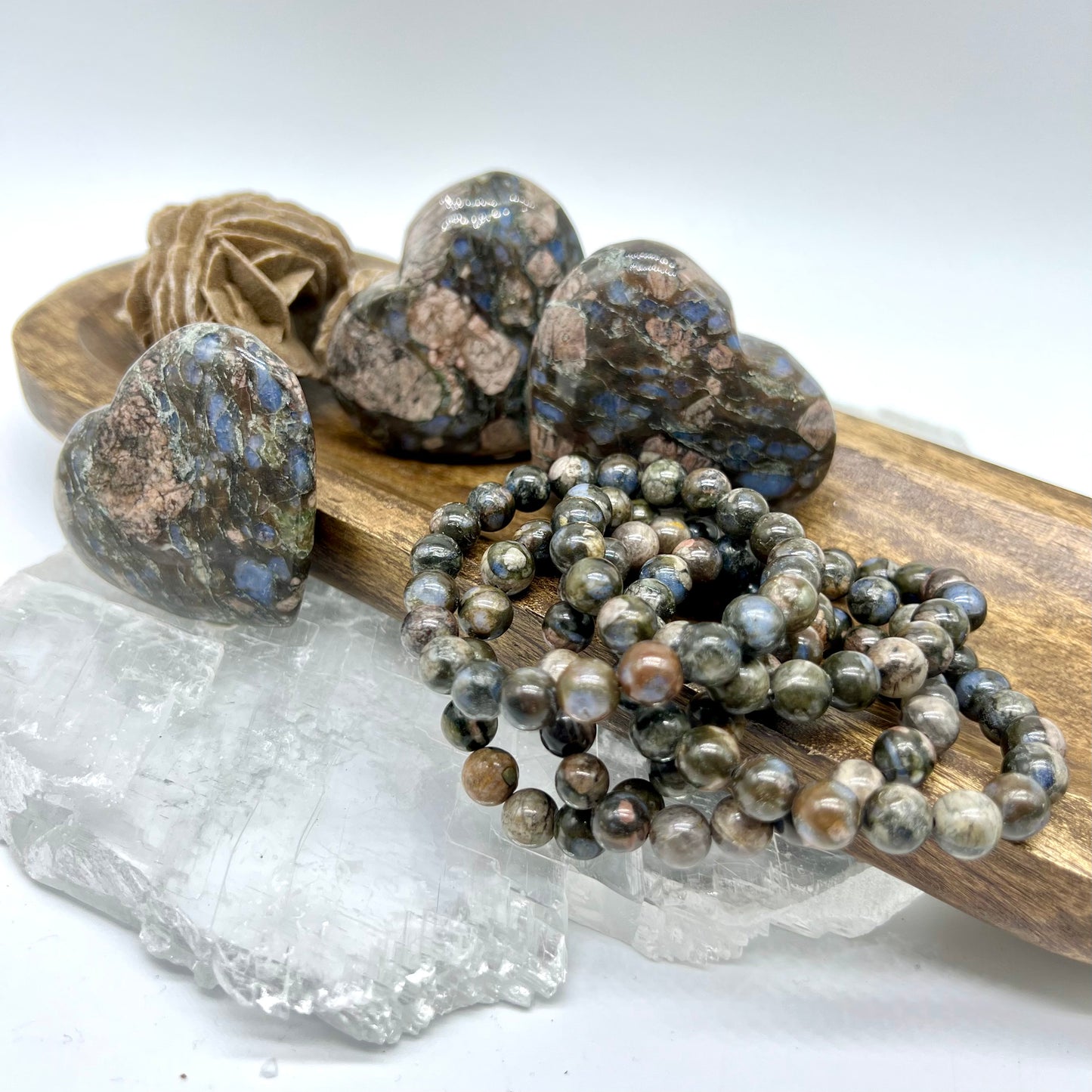 Que Sera Bracelet - Grounding, Confidence, Transformation, Intuition